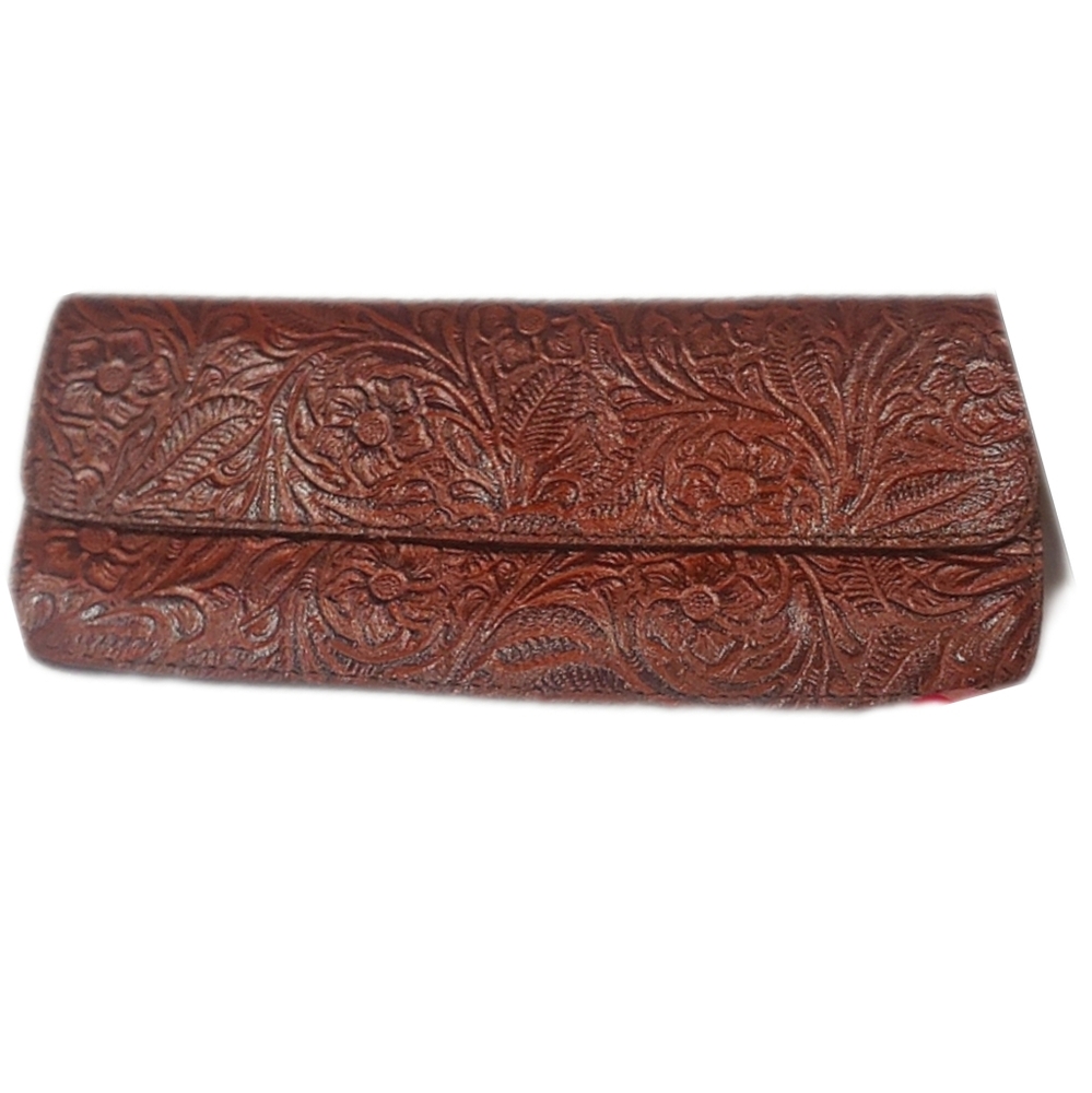 NWOT-LEATHER Handcrafted womens wallet